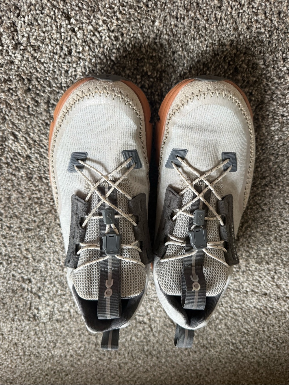 On Running Kids Sneakers in Beige with Brown Accents
